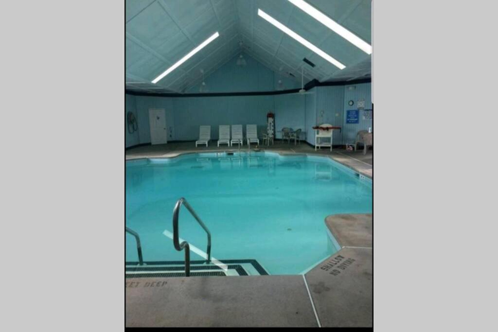 *Amenity-Filled Waterfront Oasis @Saw Creek Estates Near Waterfalls And Hiking* East Stroudsburg Buitenkant foto