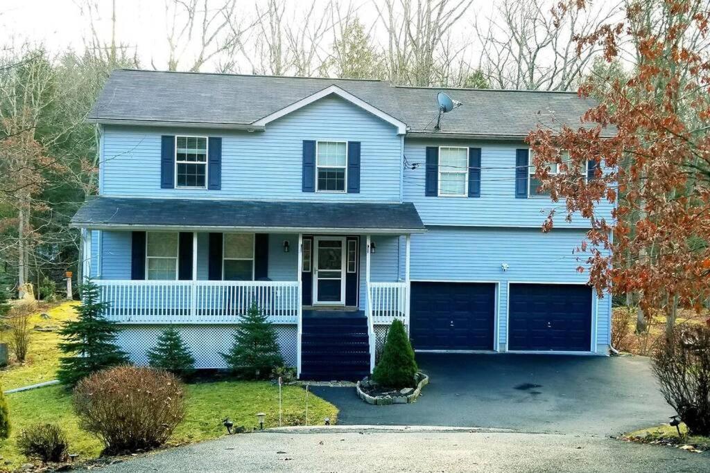 *Amenity-Filled Waterfront Oasis @Saw Creek Estates Near Waterfalls And Hiking* East Stroudsburg Buitenkant foto