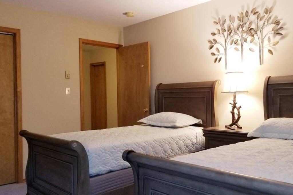 *Amenity-Filled Waterfront Oasis @Saw Creek Estates Near Waterfalls And Hiking* East Stroudsburg Buitenkant foto