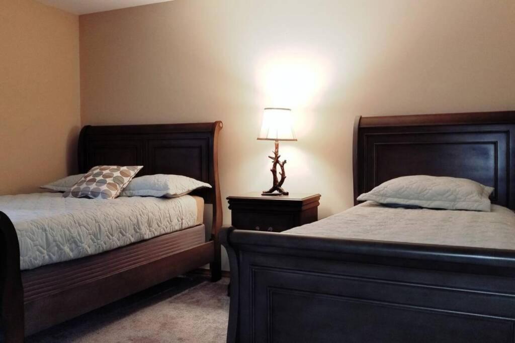 *Amenity-Filled Waterfront Oasis @Saw Creek Estates Near Waterfalls And Hiking* East Stroudsburg Buitenkant foto
